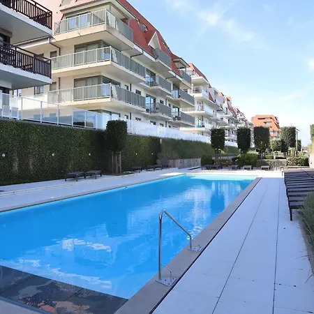 In With Pool & Terrace, Cleaning Included *